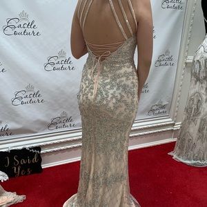 Gown - prima vera size 2 fits a 2/4